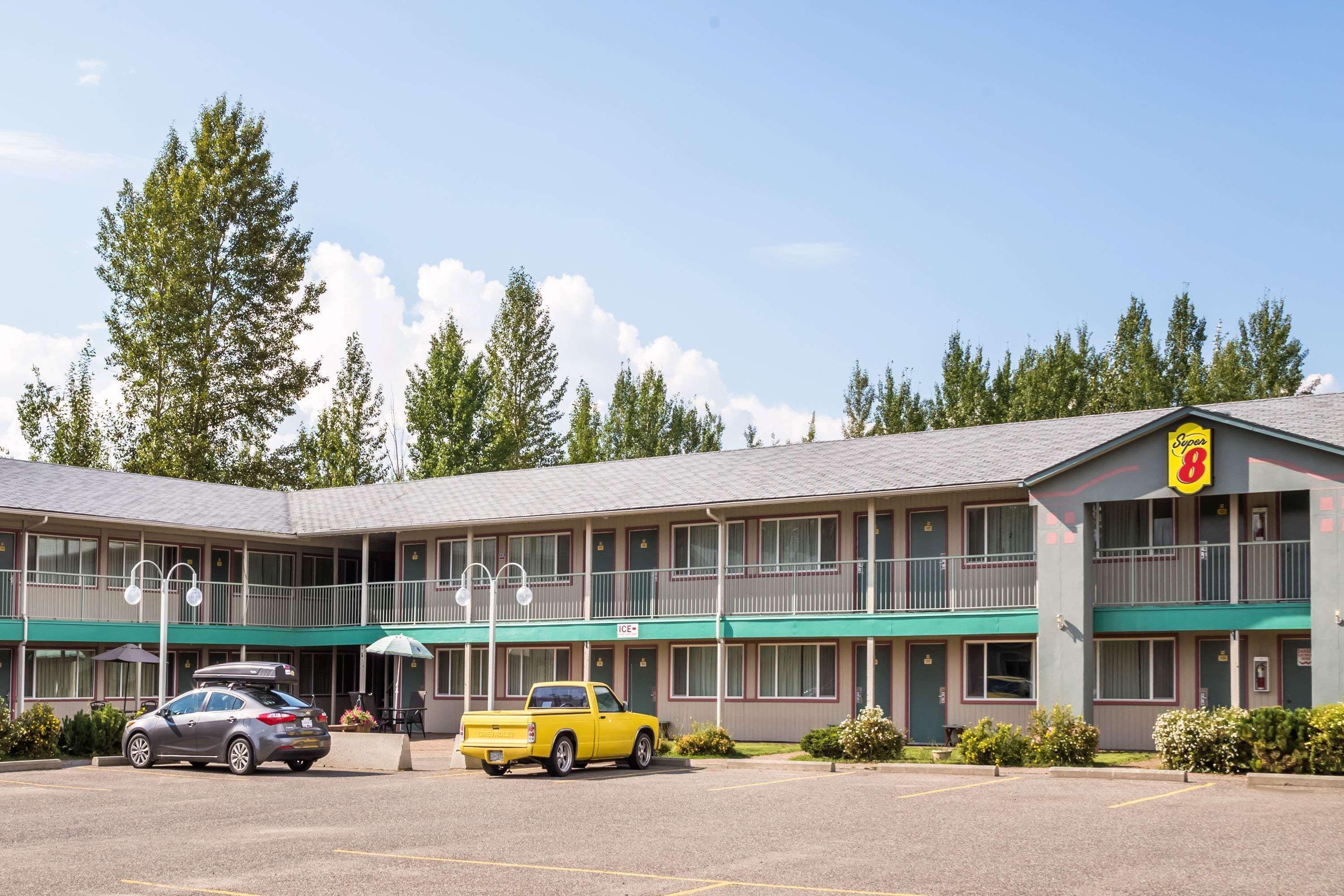 Super 8 By Wyndham Quesnel Bc Hotel Exterior foto