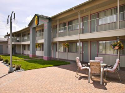 Super 8 By Wyndham Quesnel Bc Hotel Exterior foto
